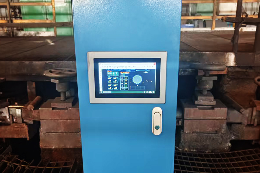 683045df09bac.jpg 轧钢测径仪自带屏幕.jpg